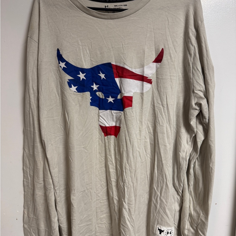 Under Armour Men's Beige Long Sleeve Shirt with Patriotic Graphic